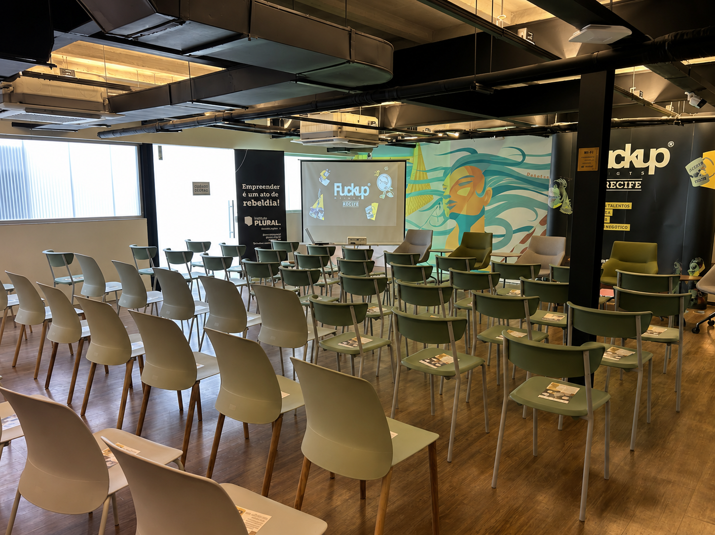 Auditório Hub Plural Brum